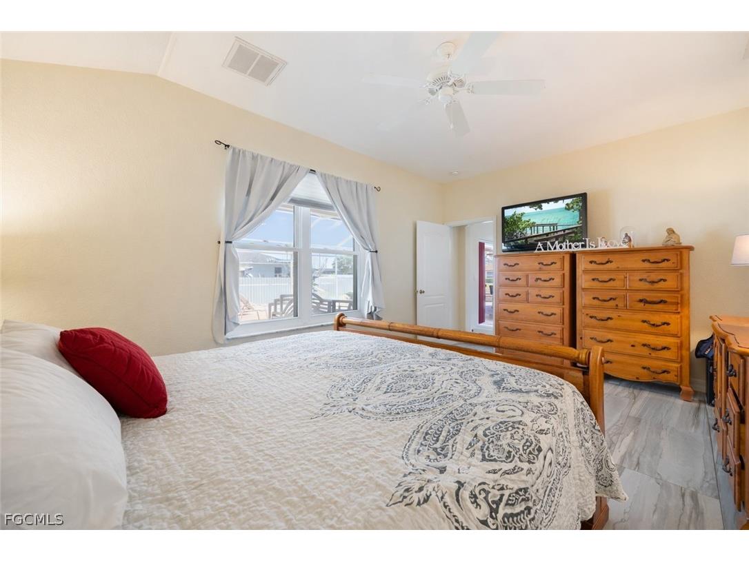 2415 NE 22nd Avenue Cape Coral FL 33909 2026013890 image20