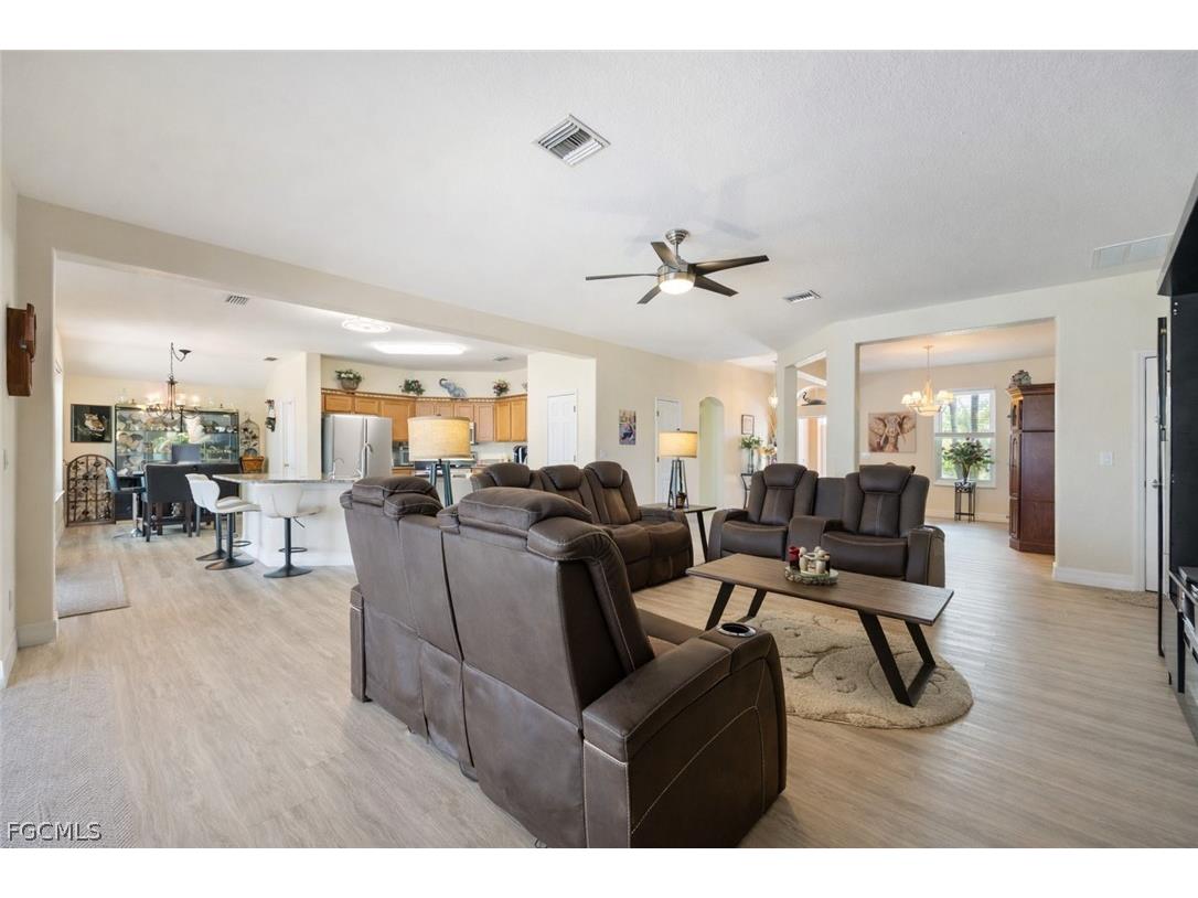 2415 NE 22nd Avenue Cape Coral FL 33909 2026013890 image8