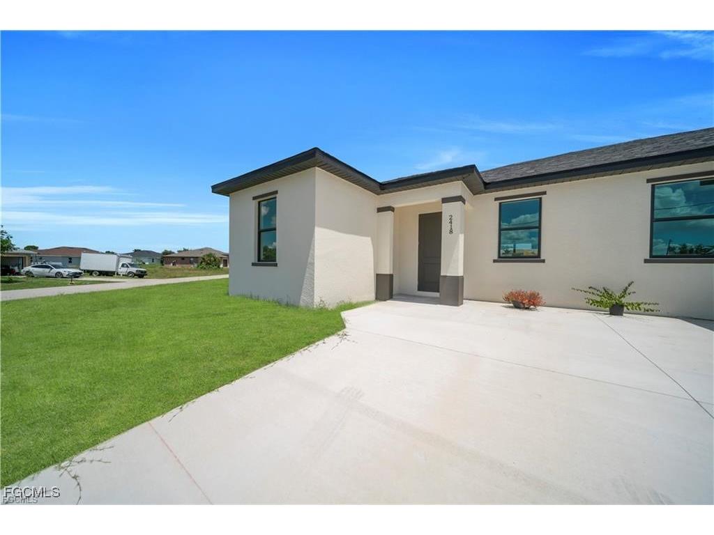 2416/2418 Xelda Avenue N Lehigh Acres FL 33971 2025019896 image1