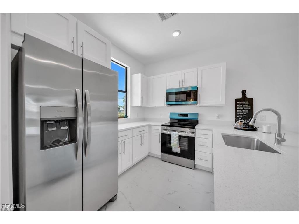 2416/2418 Xelda Avenue N Lehigh Acres FL 33971 2025019896 image5