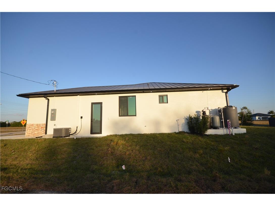 2416 Diplomat Parkway W Cape Coral FL 33993 2026001156 image13