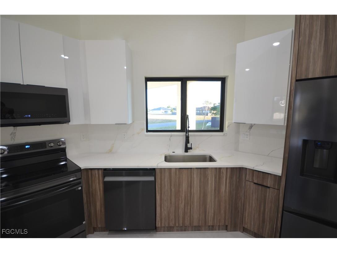 2416 Diplomat Parkway W Cape Coral FL 33993 2026001156 image21