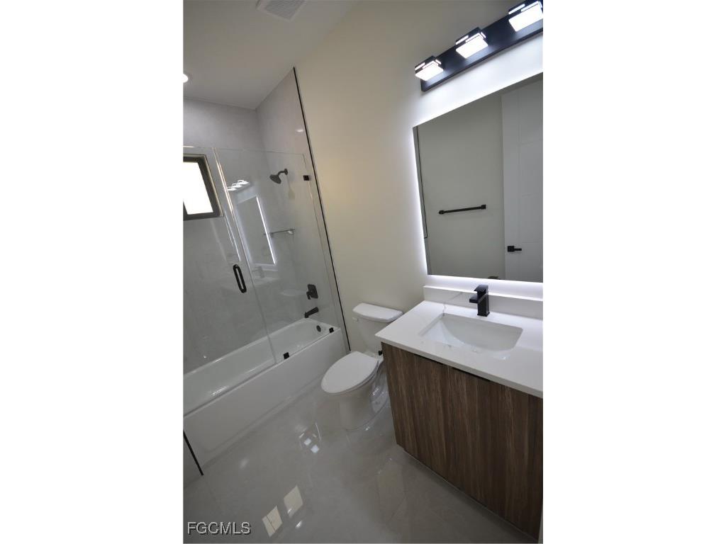 2416 Diplomat Parkway W Cape Coral FL 33993 2026001156 image27