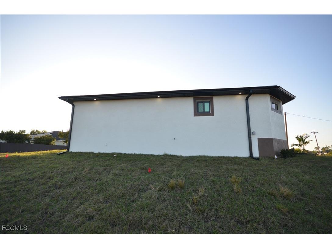 2416 Diplomat Parkway W Cape Coral FL 33993 2026006533 image9