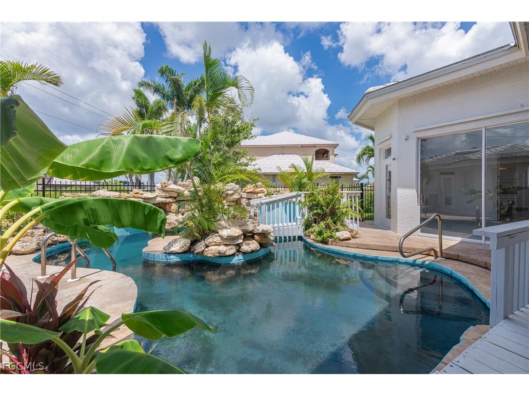 2417 Cape Coral Parkway W Cape Coral FL 33914 2026012104 image4