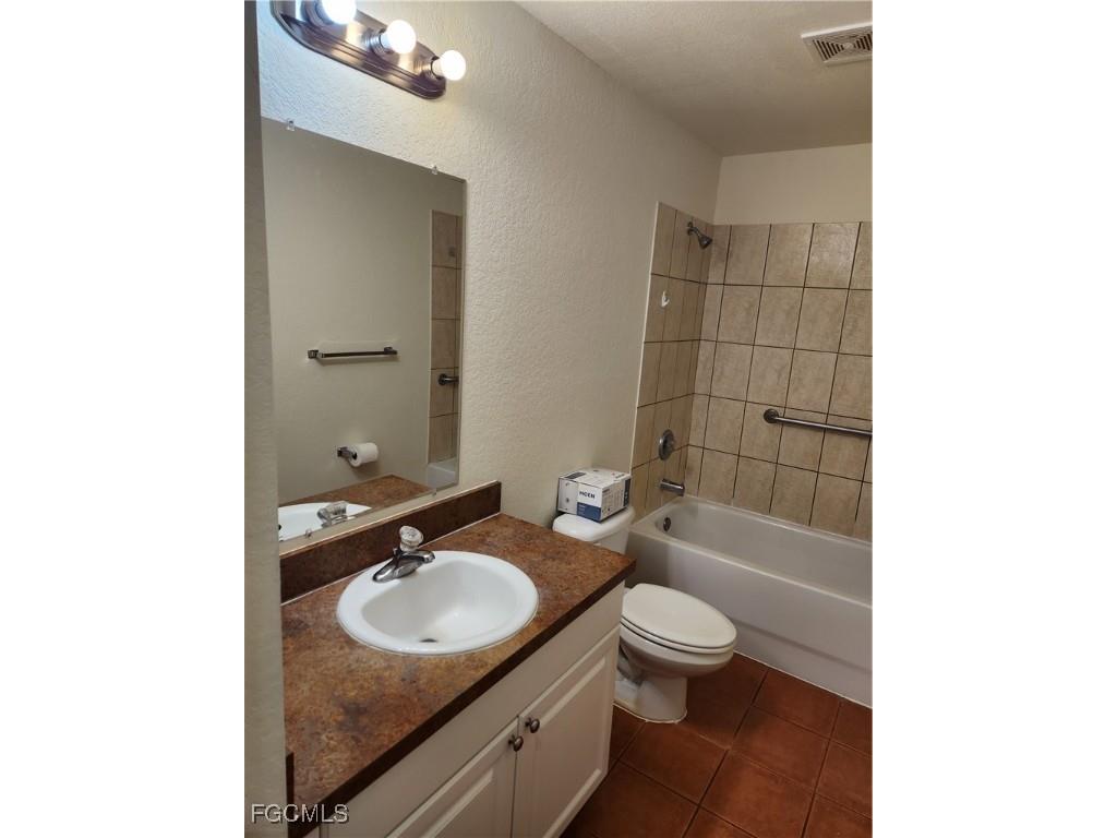 2417 Quentin Avenue S Lehigh Acres FL 33319 2025016141 image1