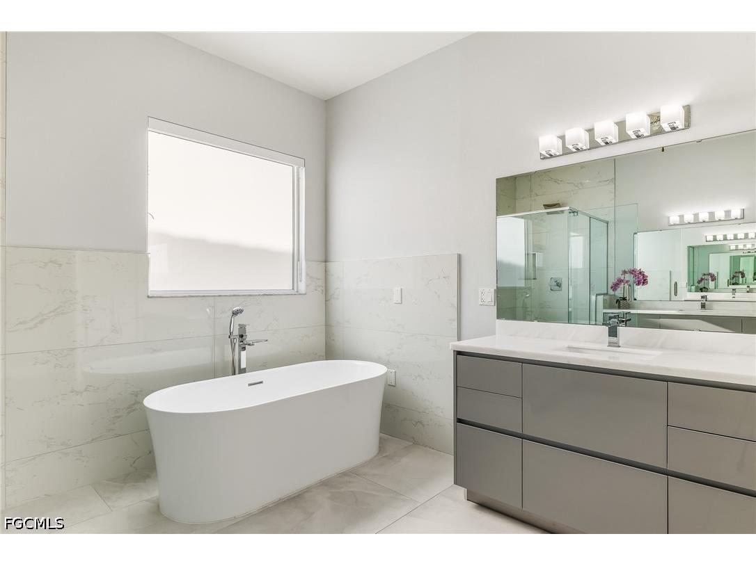 2418 SE 28th Street Cape Coral FL 33904 2026016739 image30