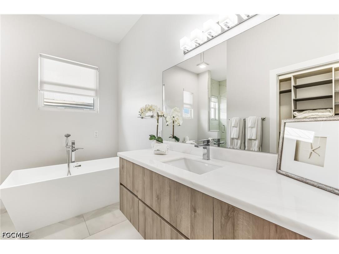 2418 SE 28th Street Cape Coral FL 33904 2026016739 image32
