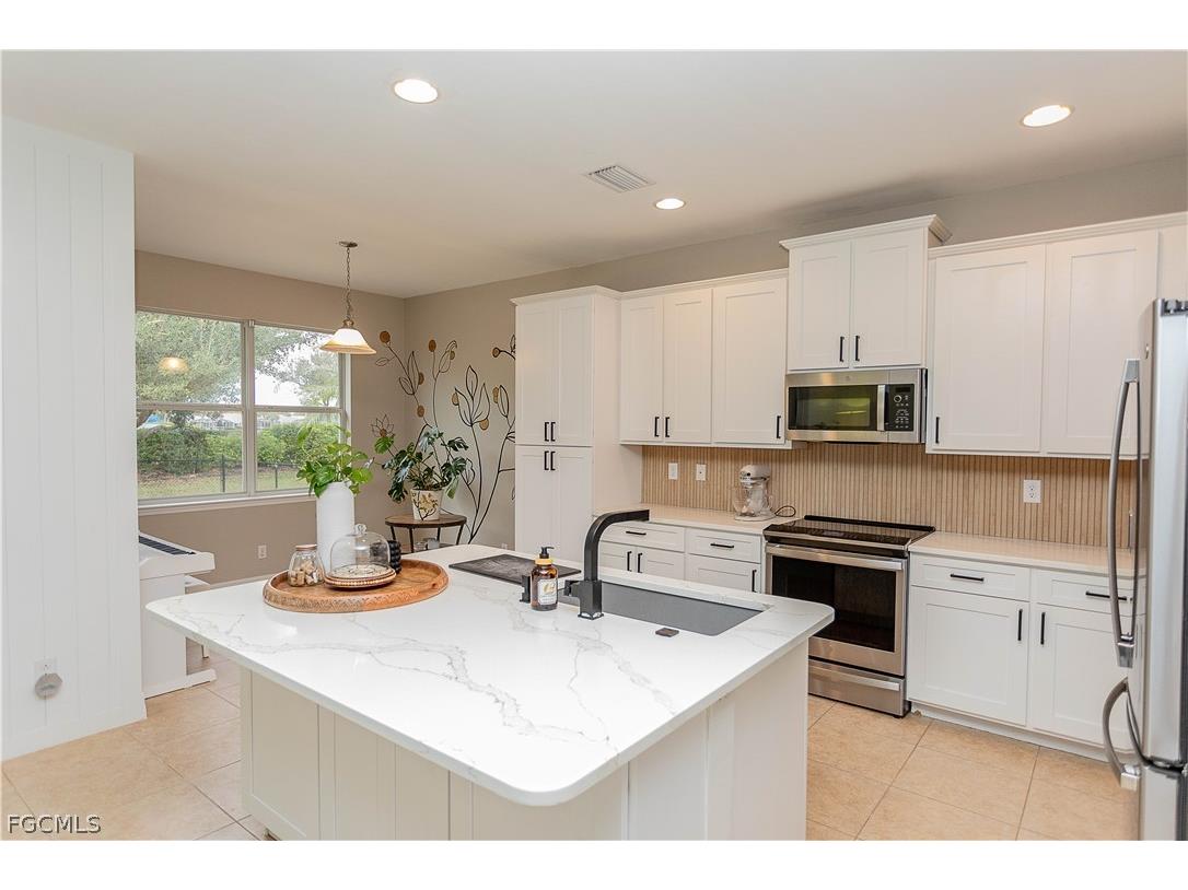 2419 Ashbury Circle Cape Coral FL 33991 2026013004 image2