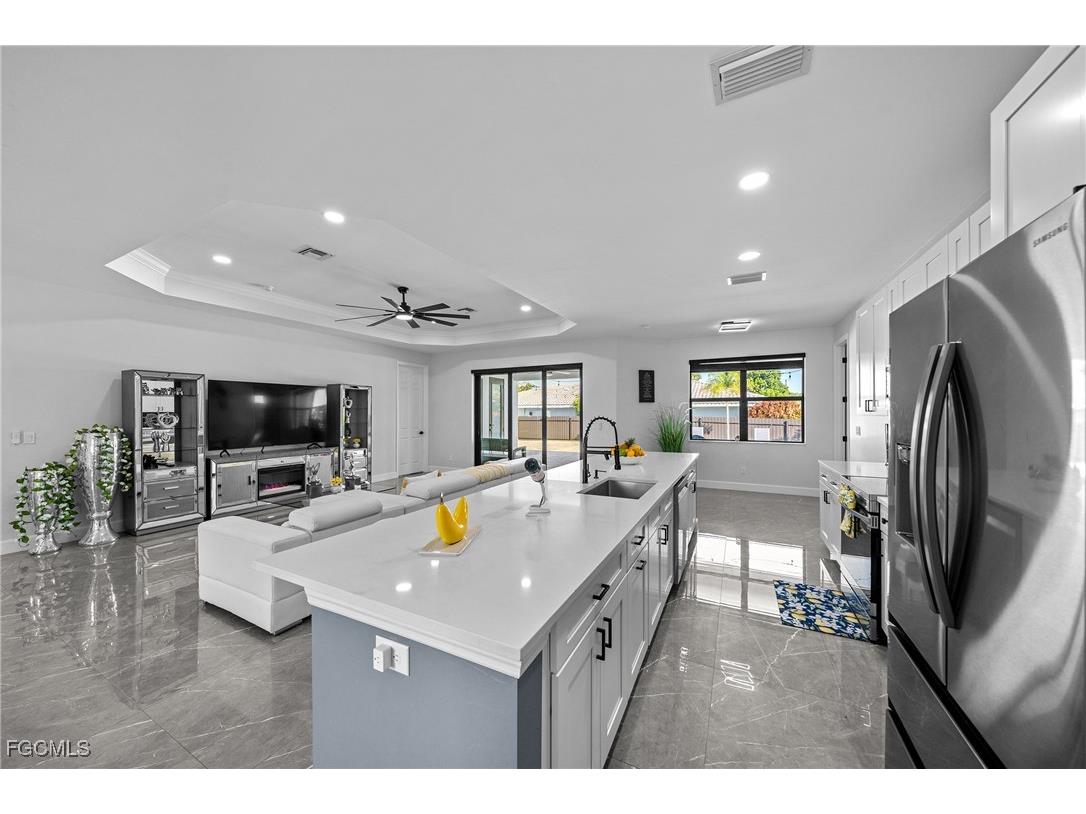 2419 Country Club Boulevard Cape Coral FL 33990 2025015816 image13