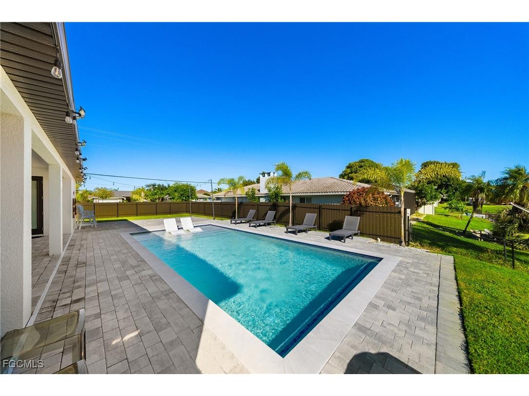 2419 Country Club Boulevard Cape Coral FL 33990 2025015816 image26