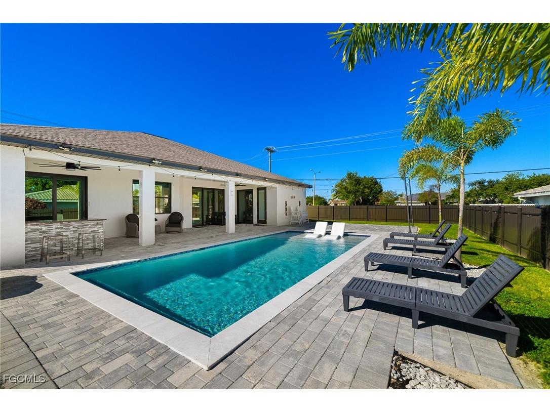 2419 Country Club Boulevard Cape Coral FL 33990 2025015816 image3