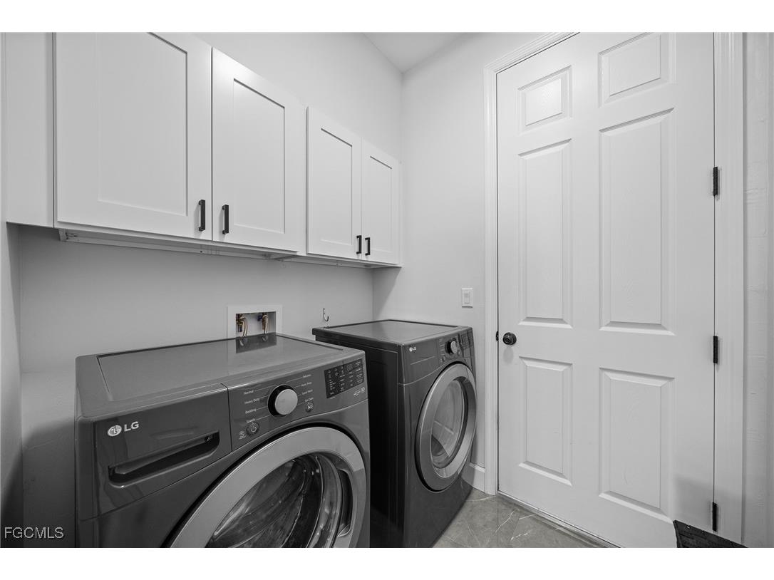 2419 Country Club Boulevard Cape Coral FL 33990 2025015816 image32