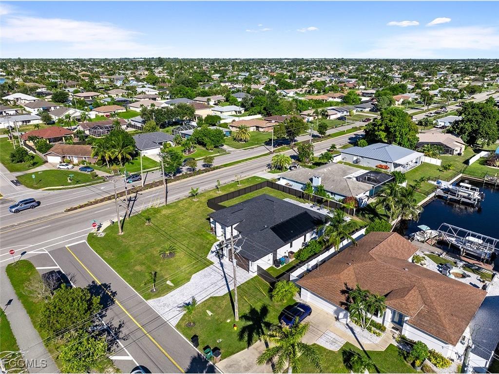 2419 Country Club Boulevard Cape Coral FL 33990 2025015816 image35