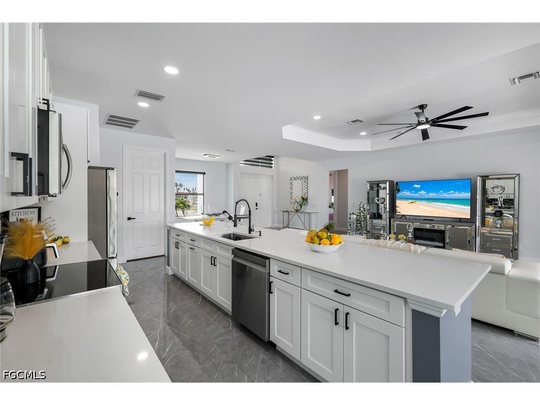 2419 Country Club Boulevard Cape Coral FL 33990 2026019984 image12