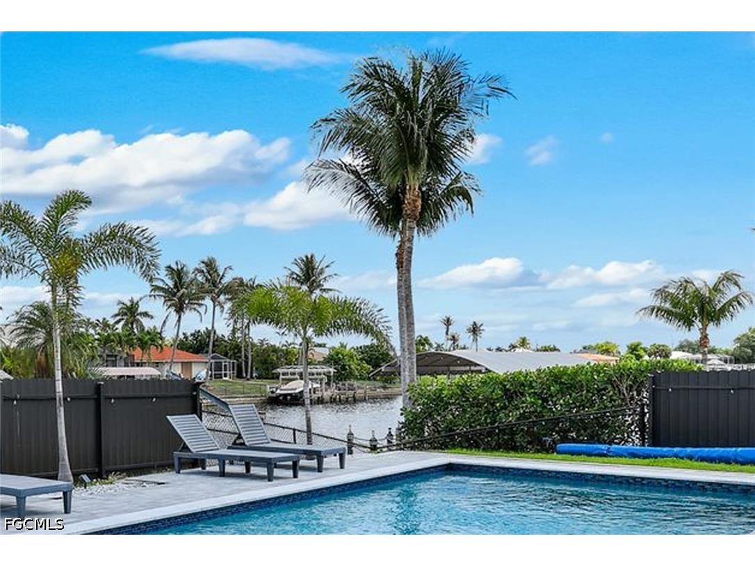 2419 Country Club Boulevard Cape Coral FL 33990 2026019984 image24