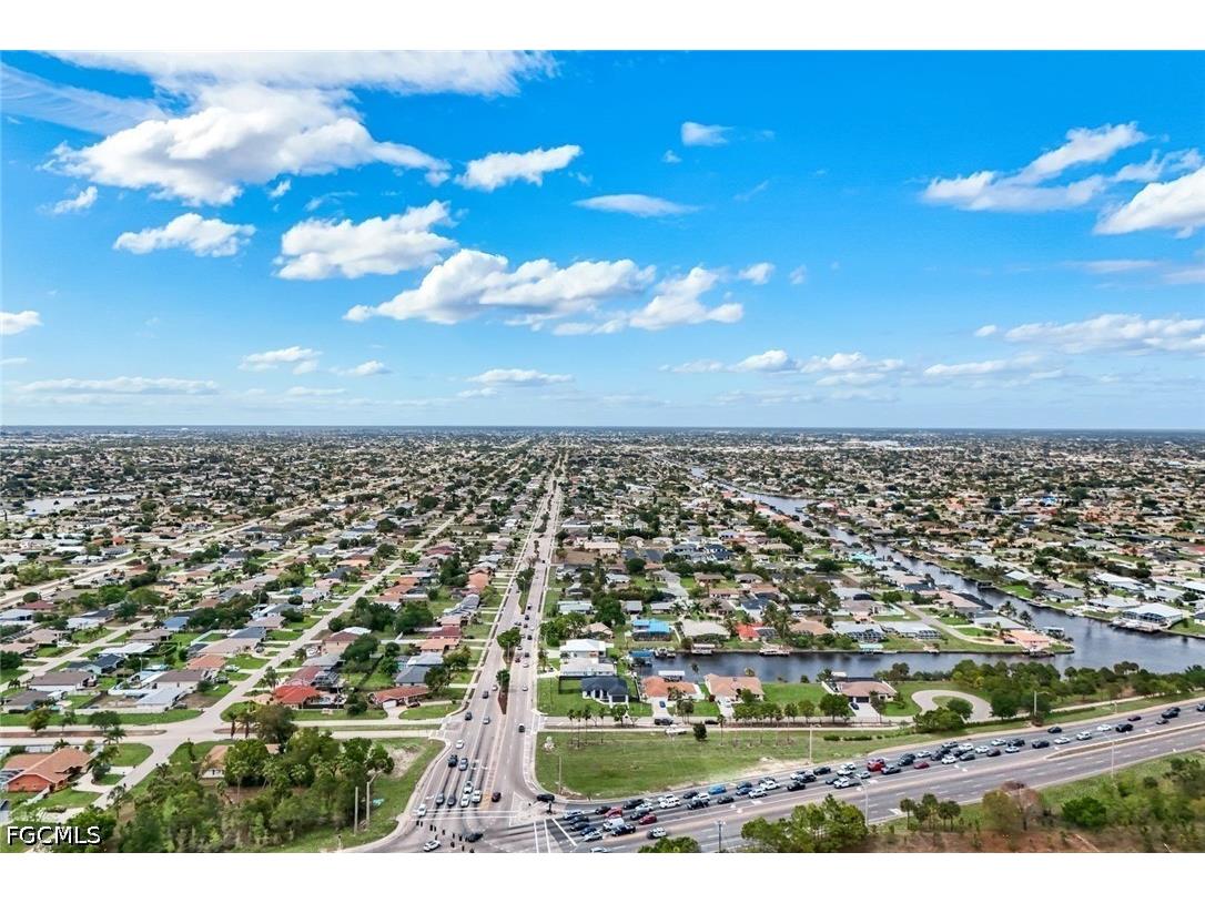 2419 Country Club Boulevard Cape Coral FL 33990 2026021304 image48