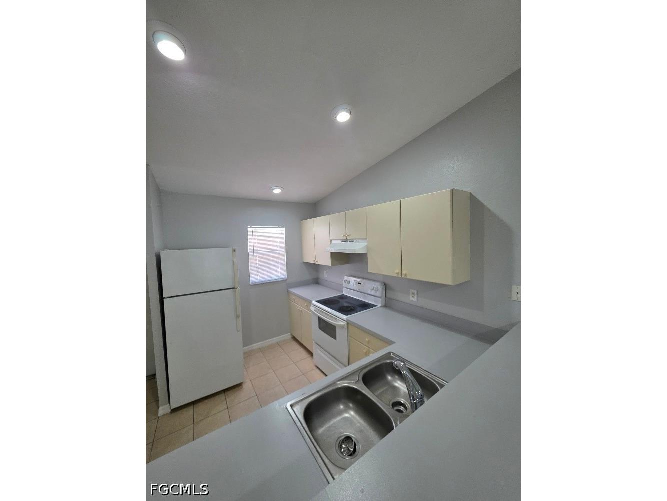 2419 Joe Avenue S Lehigh Acres FL 33973 2026019961 image4