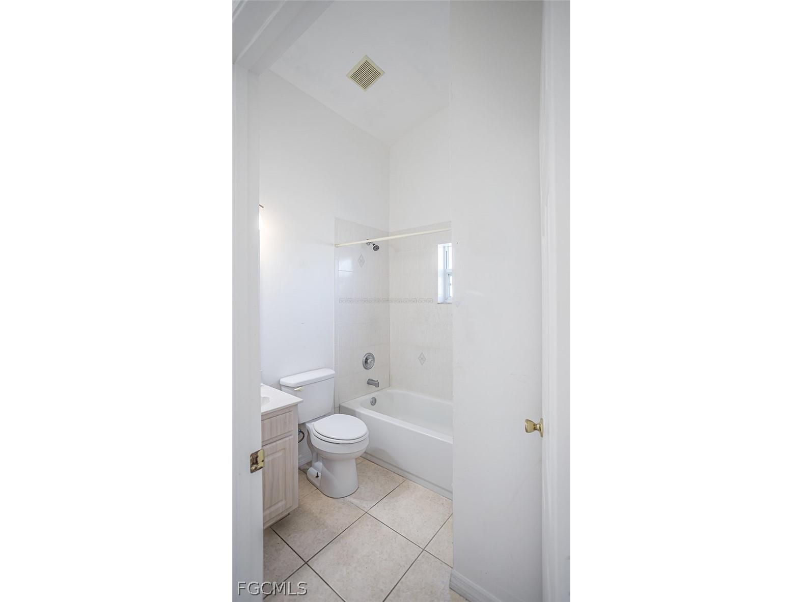 2419 NE 23rd Avenue Cape Coral FL 33909 2026013007 image20