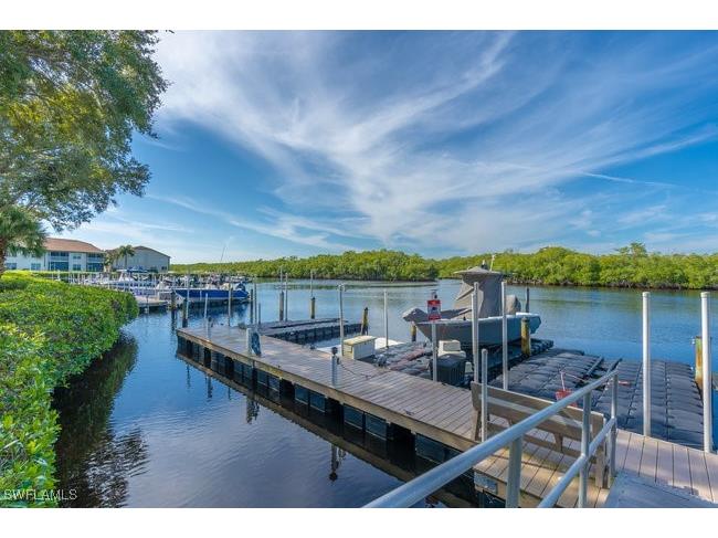 242 Newport Drive #502 Naples FL 34114 225083273 image1