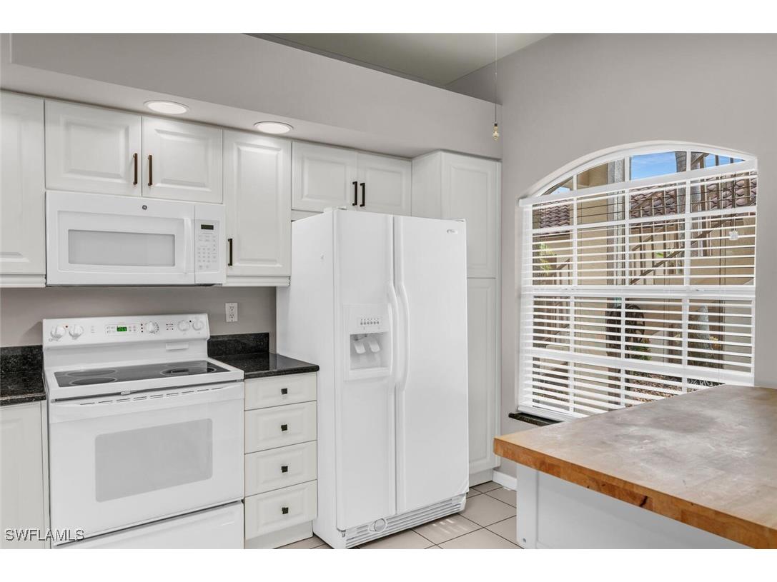 242 Newport Drive #504 Naples FL 34114 225042110 image8