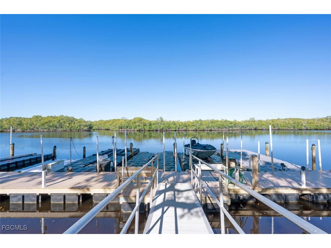 242 Newport Drive #509 Naples FL 34114 2025007094 image3