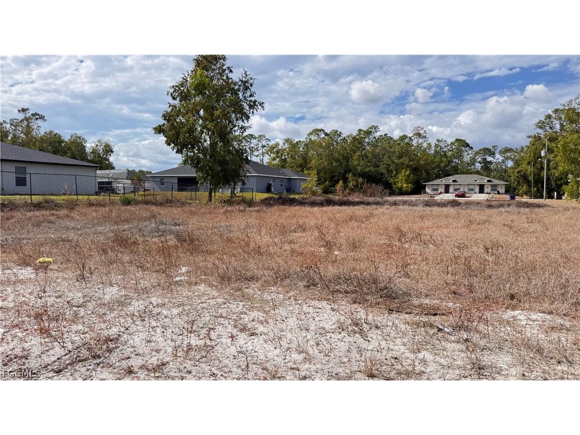 2420/2422 Herb Avenue S Lehigh Acres FL 33973 2026007818 image4