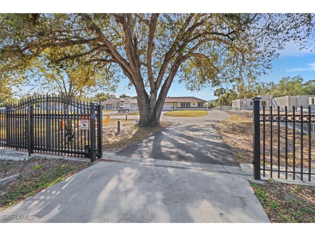 2420 6th Avenue SE Naples FL 34117 225037943 image1