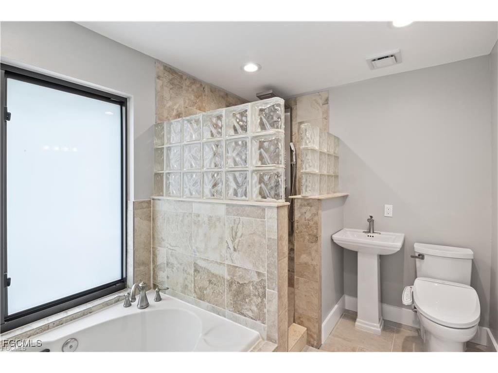 2420 Cherimoya Lane Saint James City FL 33956 2025014450 image27