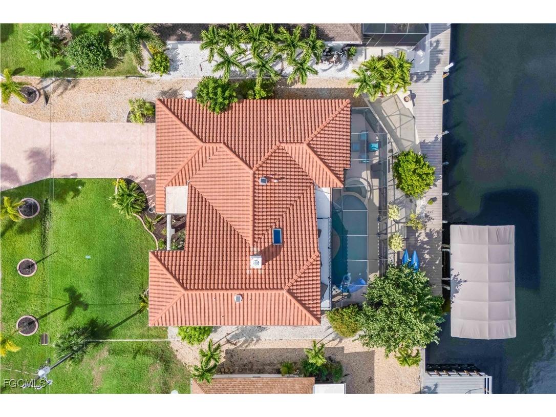 2420 Cherimoya Lane Saint James City FL 33956 2025014450 image38