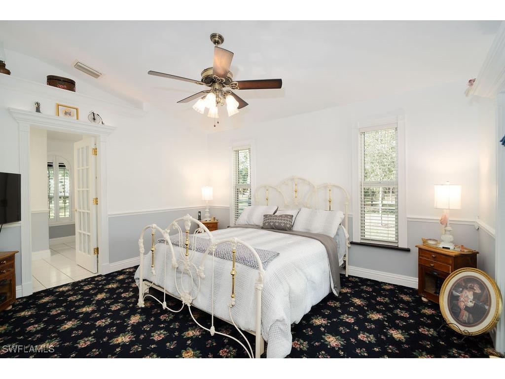 2421 22nd Avenue NE Naples FL 34120 225067789 image10