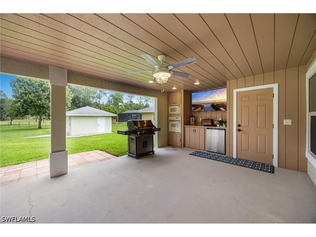 2421 22nd Avenue NE Naples FL 34120 226021352 image24