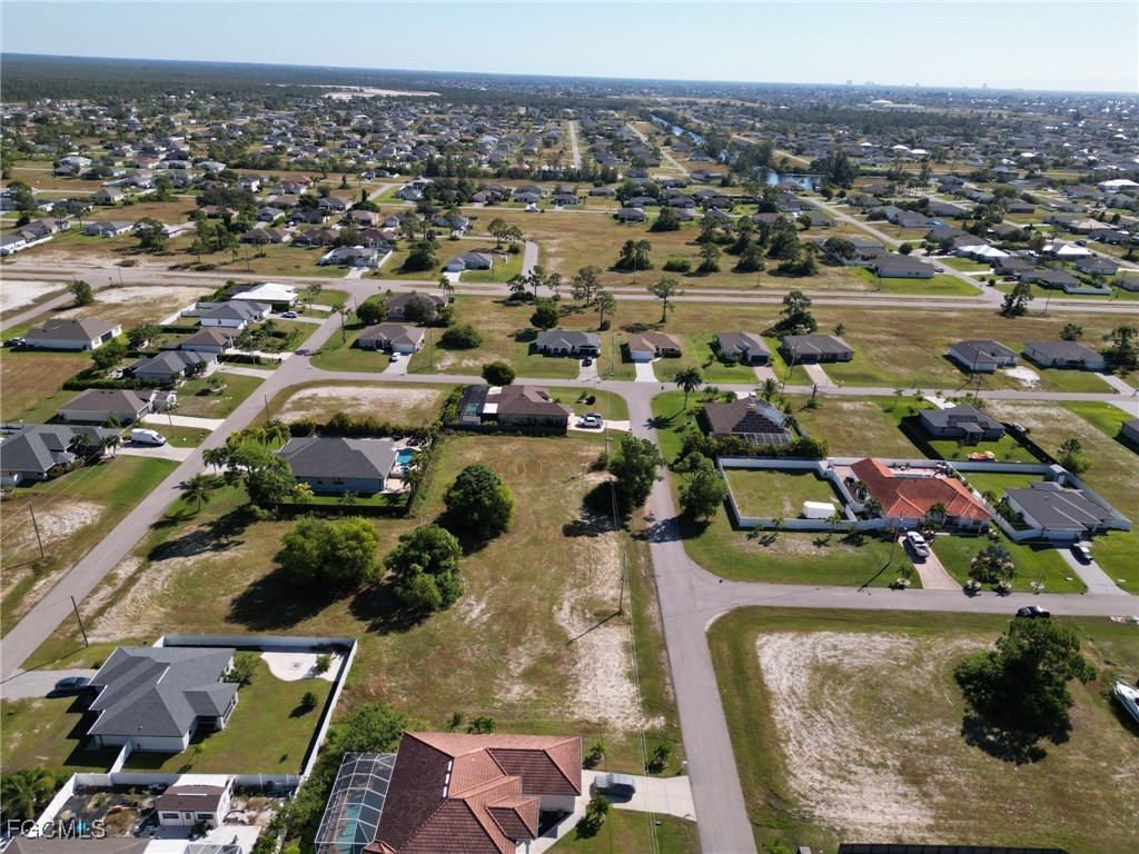 2421 NW 27th Terrace Cape Coral FL 33993 2025015570 image12