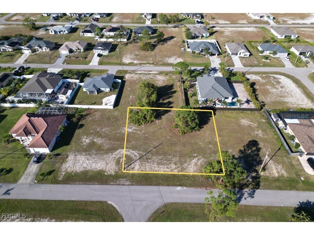 2421 NW 27th Terrace Cape Coral FL 33993 2025015570 image4