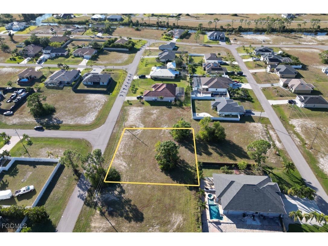 2421 NW 27th Terrace Cape Coral FL 33993 2025015570 image5