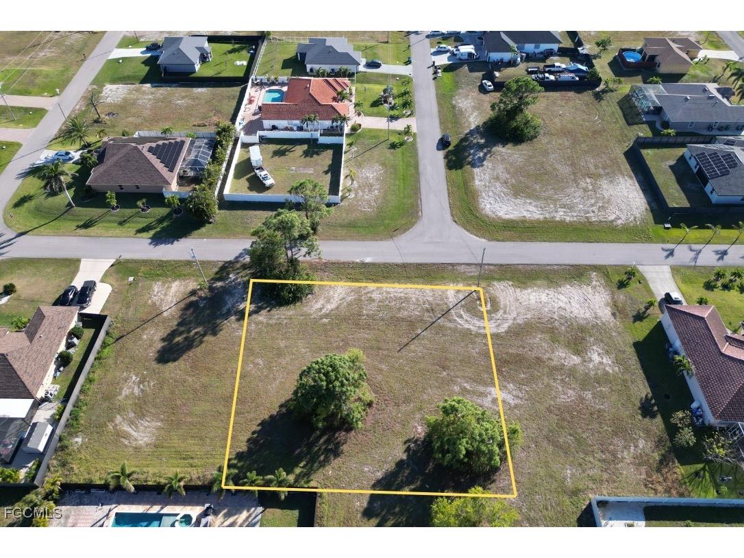 2421 NW 27th Terrace Cape Coral FL 33993 2025015570 image6