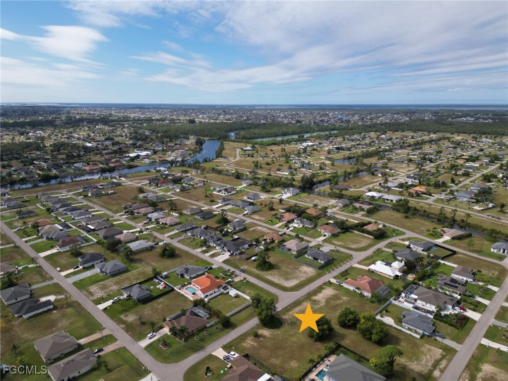 2421 NW 27th Terrace Cape Coral FL 33993 2025015570 image8