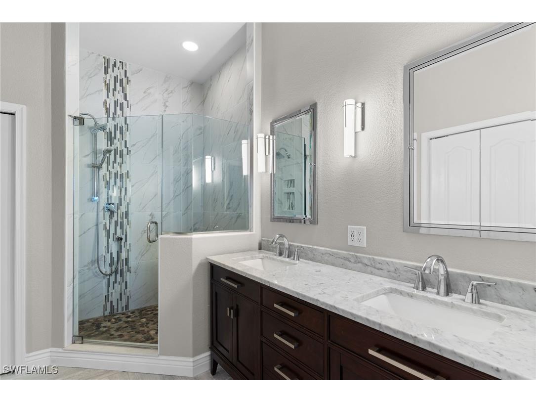 2421 Ravenna Boulevard #202 Naples FL 34109 225082861 image18