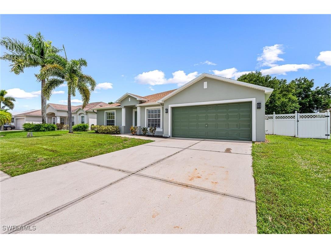 2422 Nature Pointe Loop Fort Myers FL 33905 224070238 image1