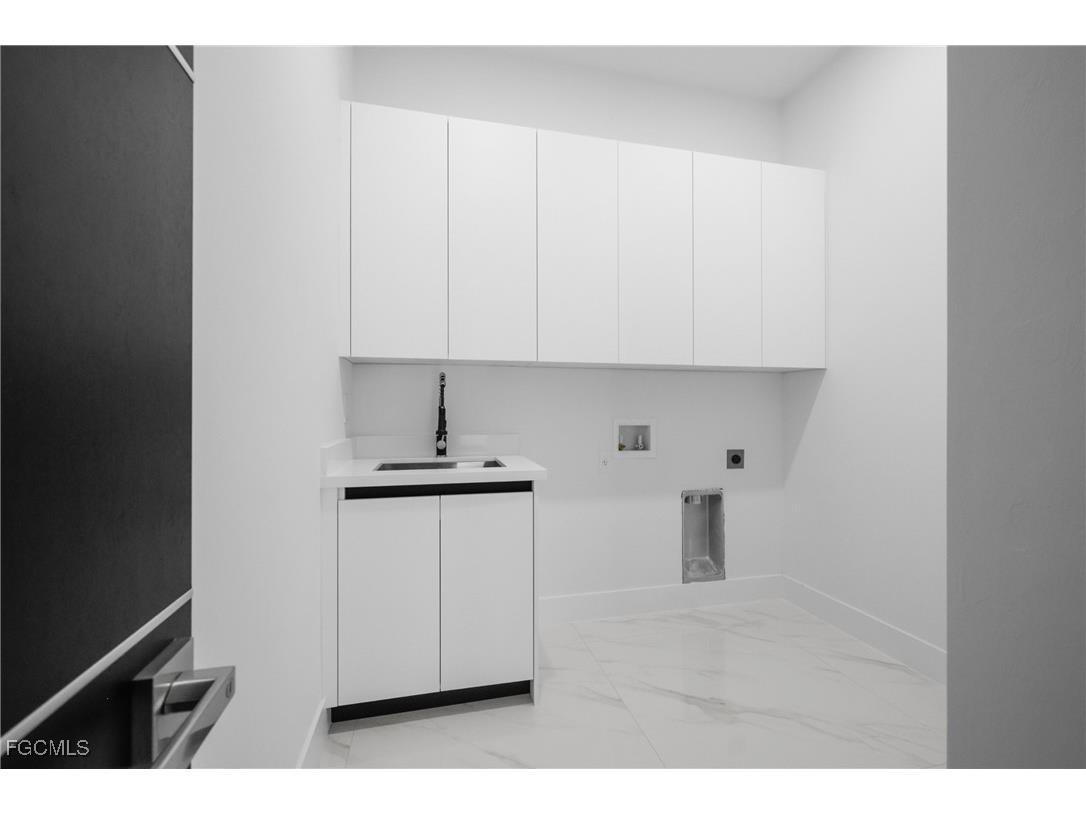 2422 Nelson Road N Cape Coral FL 33993 2025025267 image24