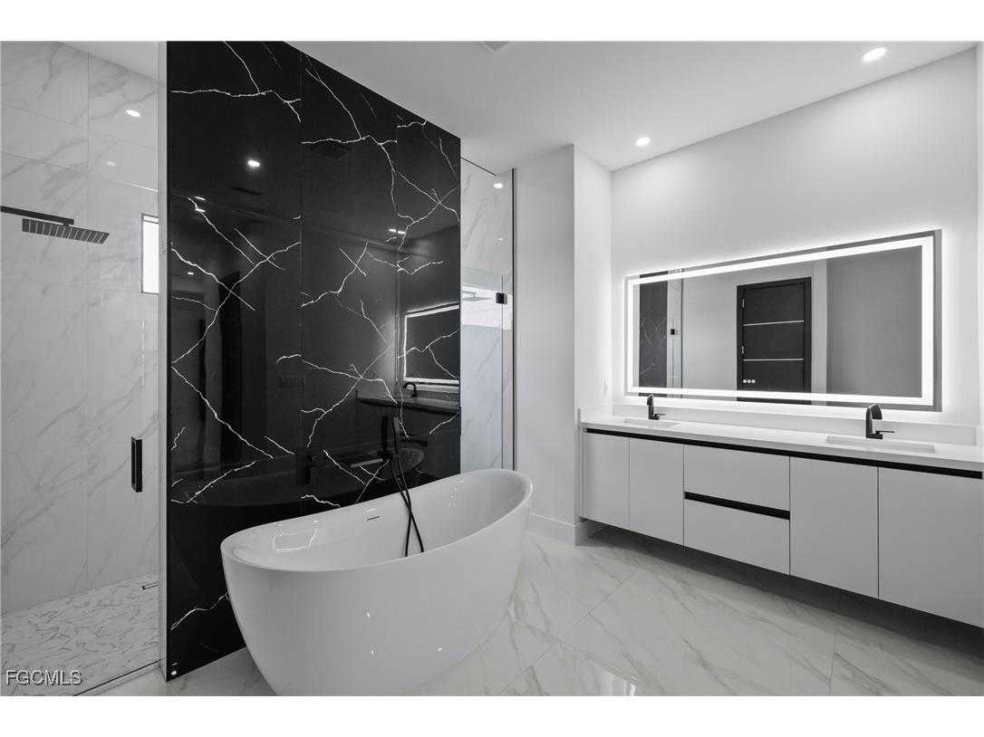 2422 Nelson Road N Cape Coral FL 33993 2025025267 image28