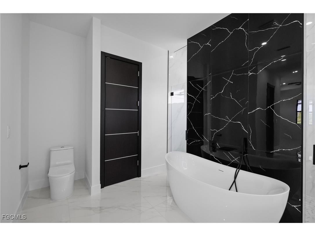 2422 Nelson Road N Cape Coral FL 33993 2025025267 image29