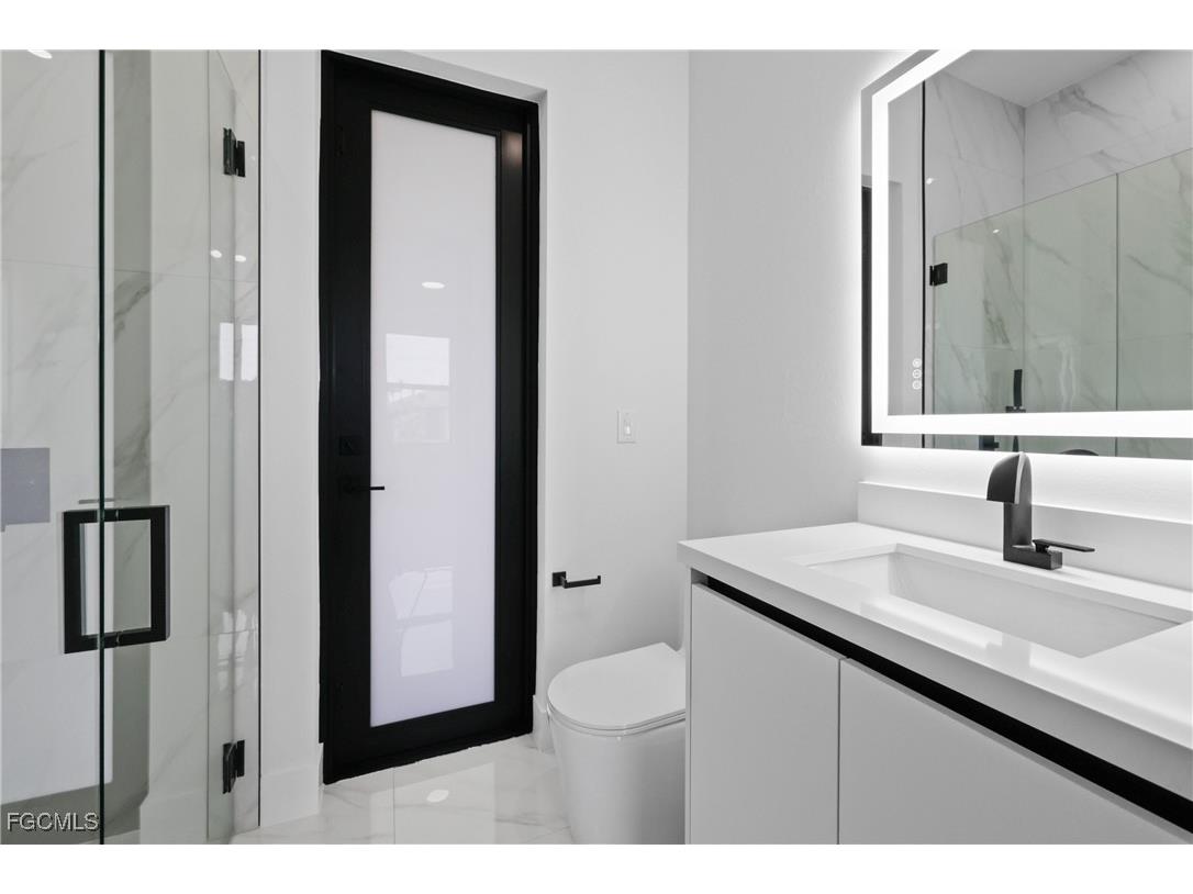 2422 Nelson Road N Cape Coral FL 33993 2025025267 image38