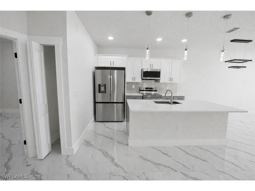 2423 Milton Avenue S Lehigh Acres FL 33973 226008770 image5
