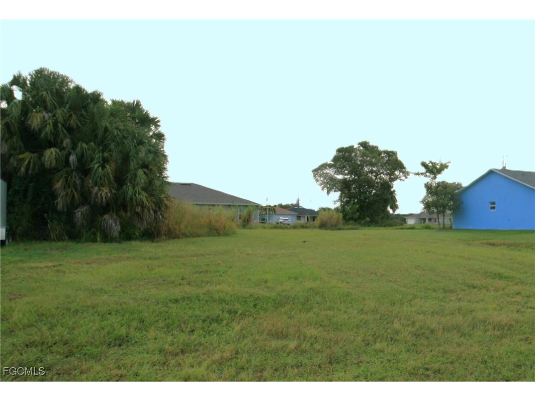 2423 NE 23rd Avenue Cape Coral FL 33909 2025014437 image4