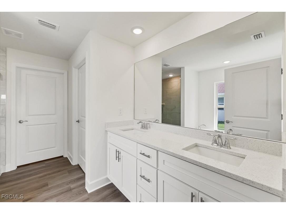 2423 NW 20th Place Cape Coral FL 33993 2025016709 image18