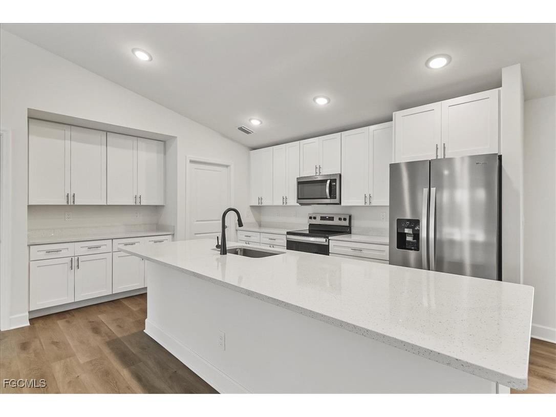 2423 NW 20th Place Cape Coral FL 33993 2025016709 image8