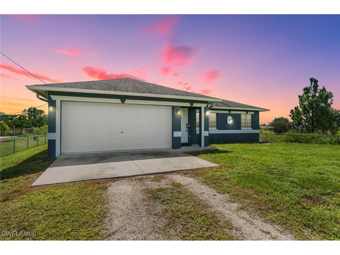 2424 43rd Avenue NE Naples FL 34120 224080786 image1