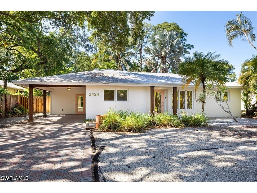 2424 Harbor Road Naples FL 34104 226018286 image1