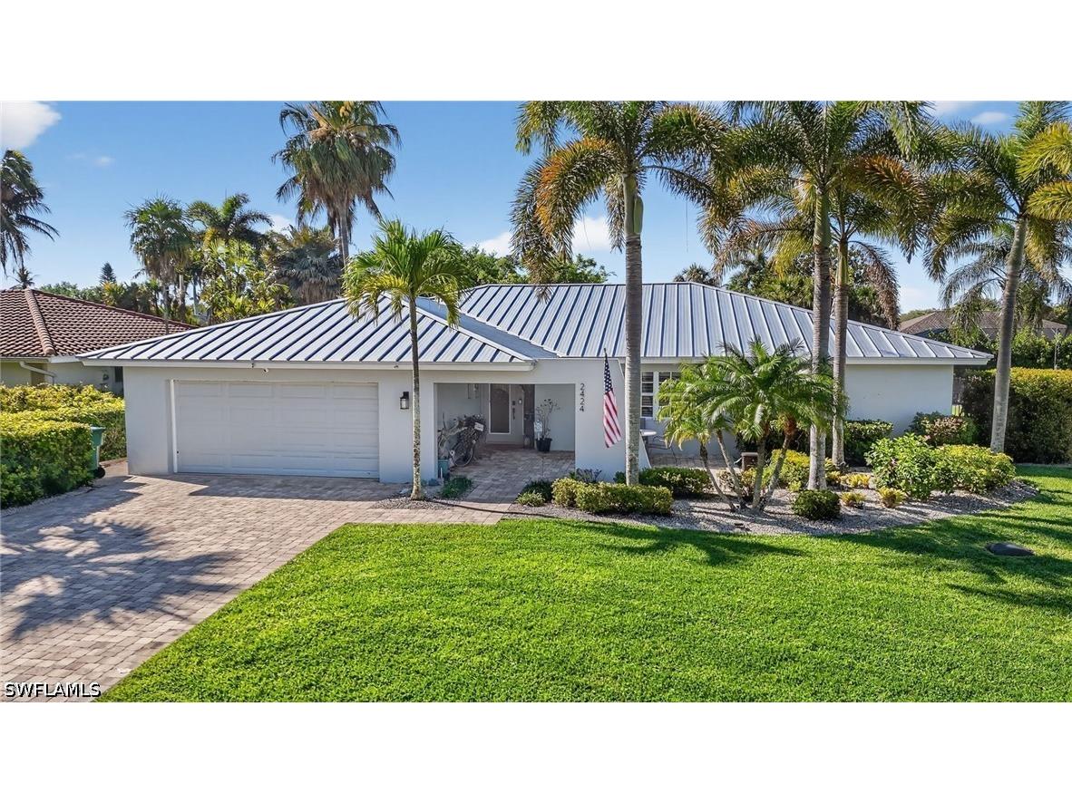 2424 Longboat Drive Naples FL 34104 226012852 image1